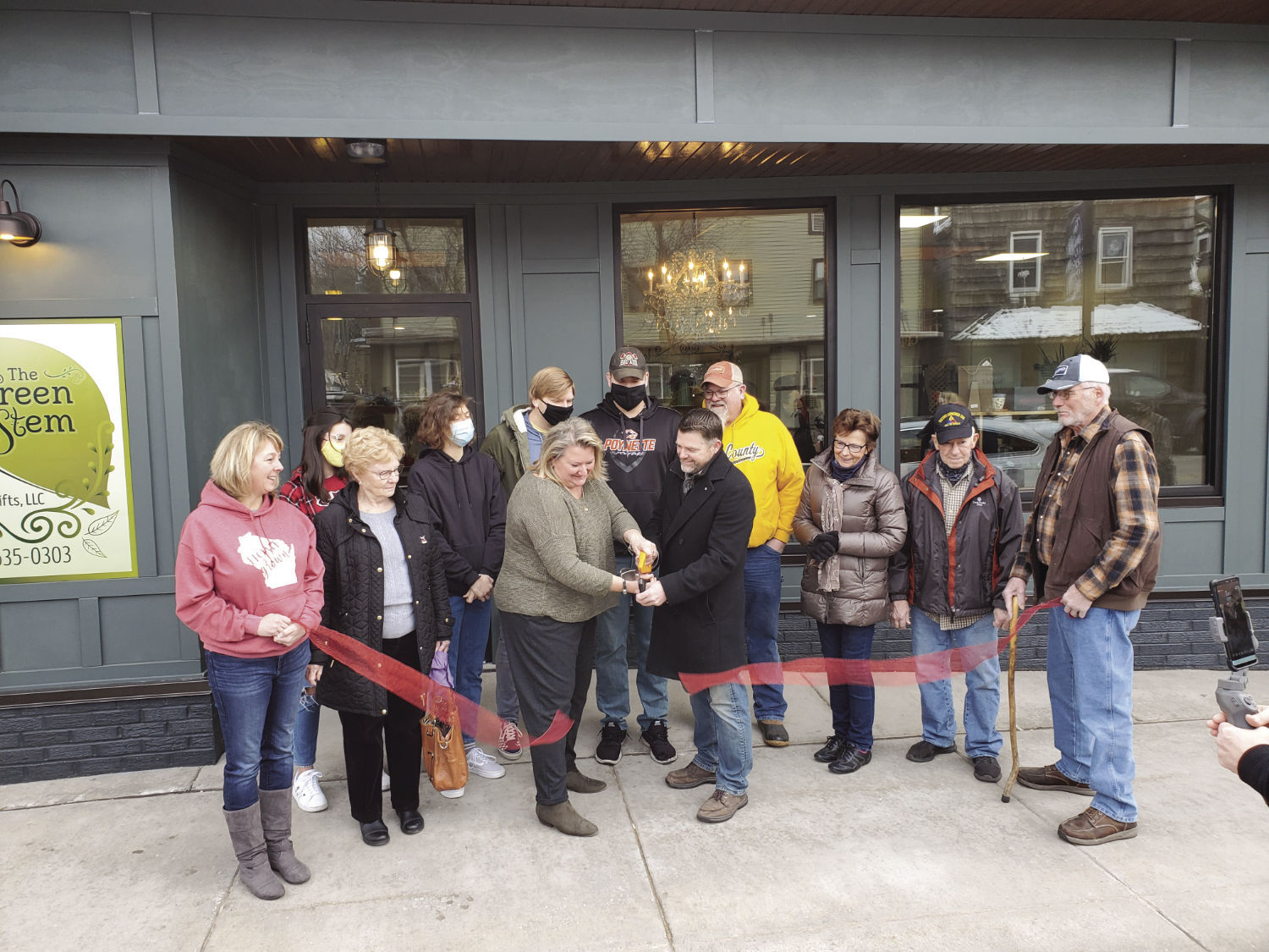 Chamber welcomes The Green Stem into Poynette